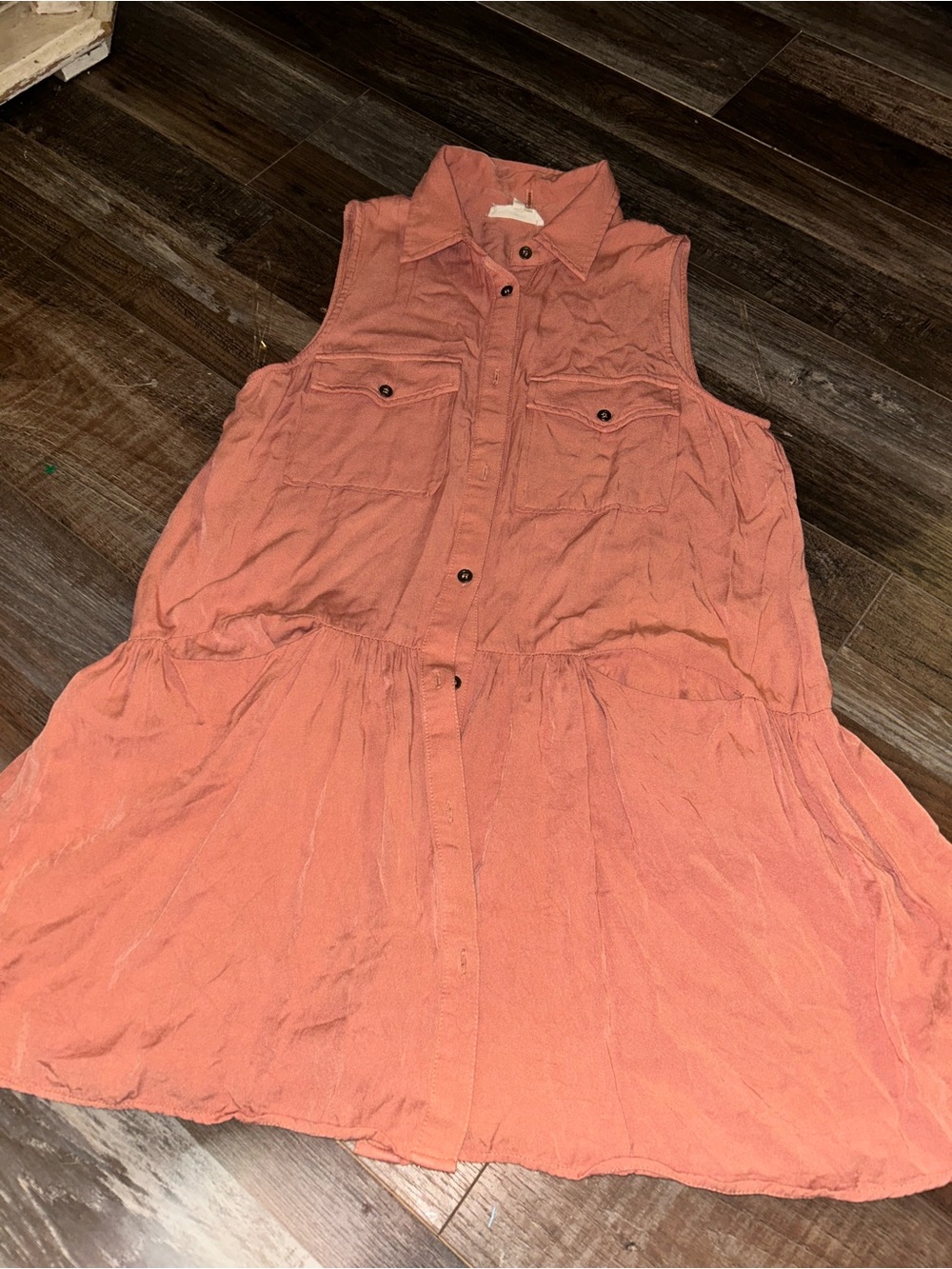 entro sleeveless, button-down tiered shirt dress front pockets